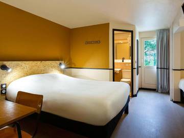 Hôtel pour 2 personnes, avec terrasse et jardin à Villeneuve-la-Garenne