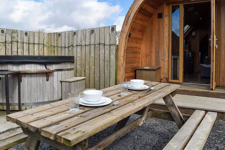 Cottage for 4 people, with garden and hot tub in the Lake District