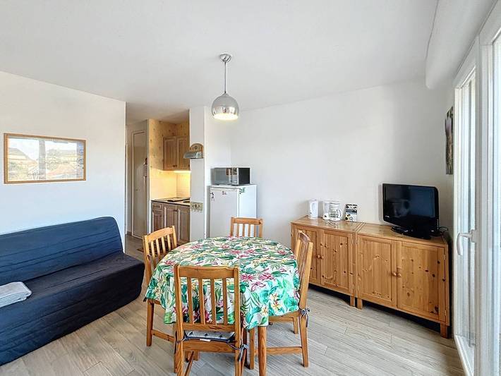 Gîte pour 4 personnes, avec balcon à Merville-Franceville-Plage - 2