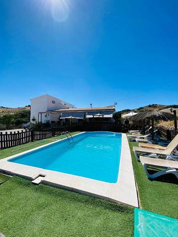 Casa rural para 30 personas, con vistas además de piscina y terraza en Pruna
