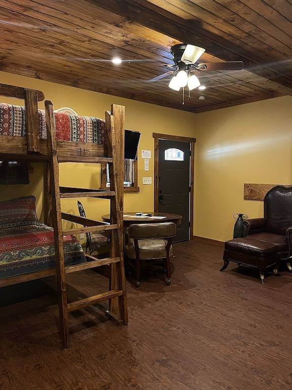 Adelynns Hideaway # 4 direkt am Fluss neben Commache Crossing in Uvalde County