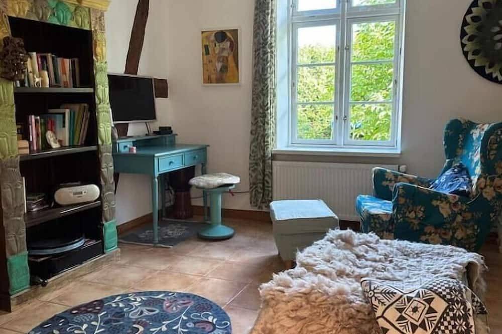 Ganze Wohnung, Mecklenb√º mit Teich, Kamin, Sauna und Hotpott in Dargun, Mecklenburgische Seenplatte