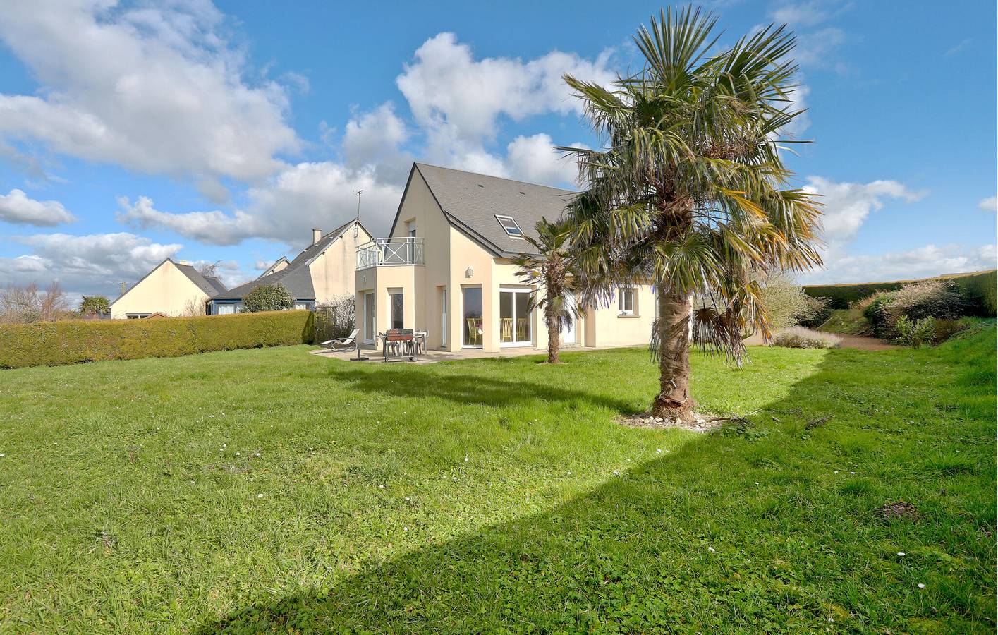 Appartement vue mer avec jardin, WiFi et parking, Courtils 300m in Courtils, Baie du Mont-Saint-Michel