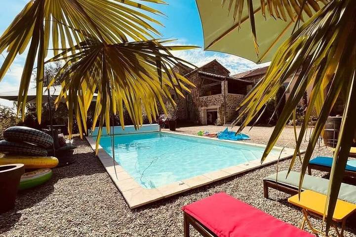 Location de vacances pour 15 personnes, avec Terrasse et Jardin à Planzolles