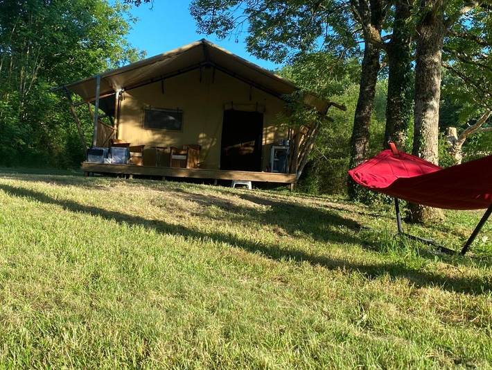 Tente pour 4 personnes, avec vue et sauna ainsi que piscine et jardin, animaux acceptés dans Allier - 2