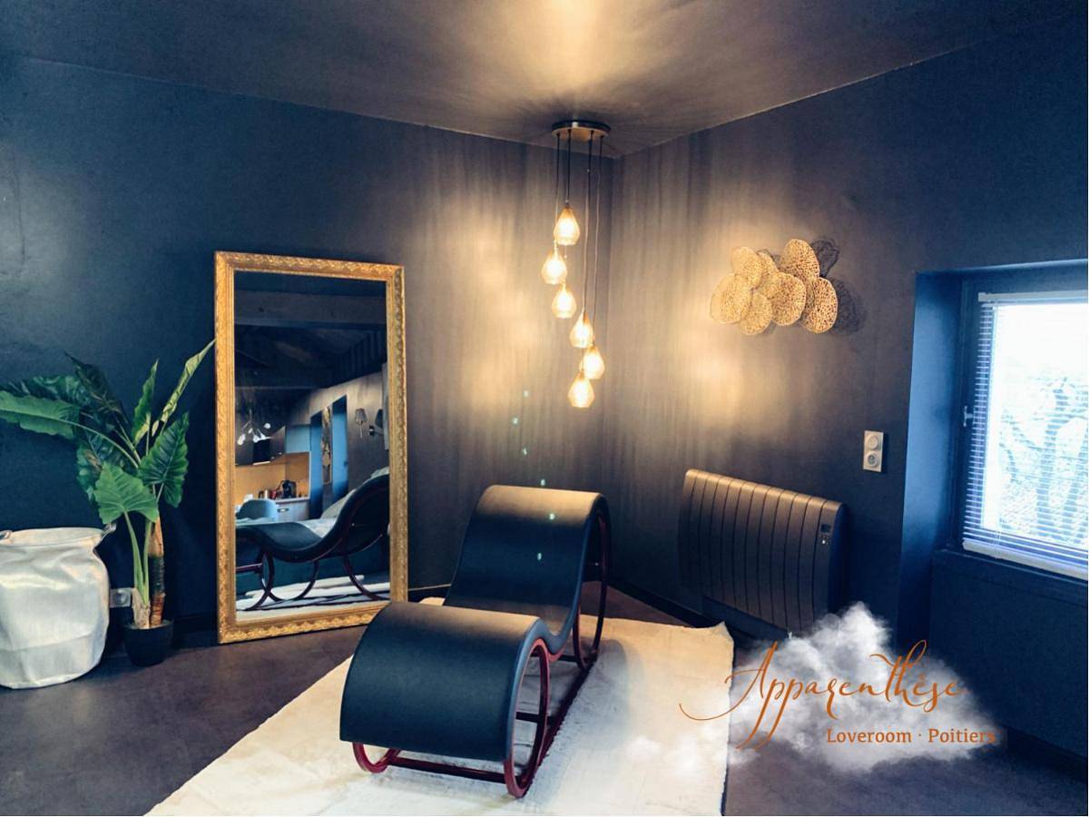 Appartement entier, Apparenthèse Love Room Jacuzzi Sauna in Poitiers, Vienne (France)