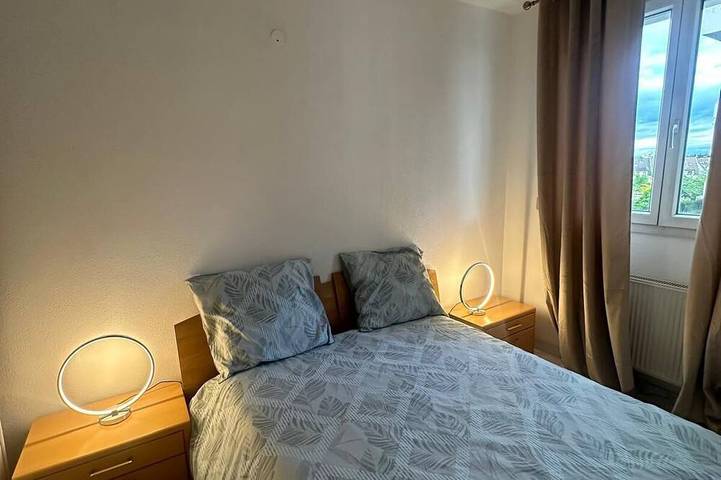 Apartamento entero, Beautiful 3-room apartment with unobstructed views, private underground parking, and the Zenith just a stone's throw away in Estrasburgo, Región de Estrasburgo