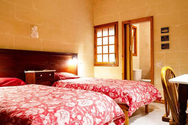 Ganze Wohnung, Dereks Marsalforn-Haus in Marsalforn, Zebbug