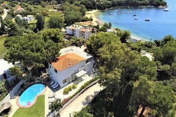 Villa mit pool für 11 Personen, mit Garten und Terrasse auf Skiathos