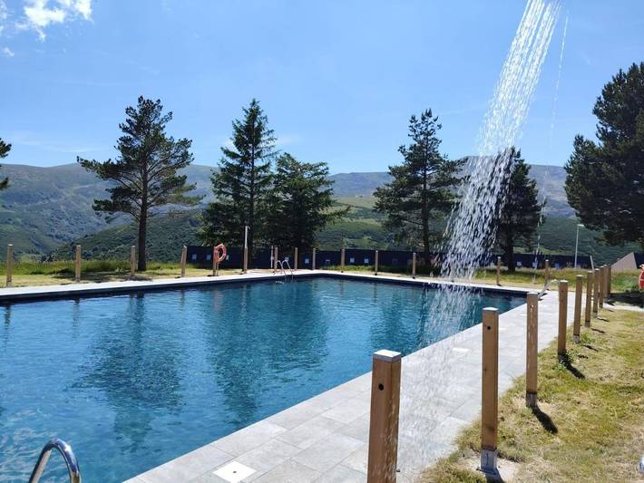 Apartamento para 4 personas, con jardín además de sauna y piscina, Se admiten mascotas en Alto Campoo