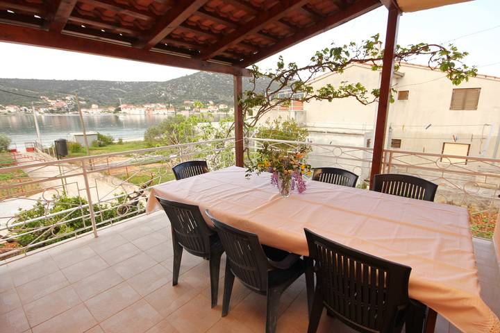 Apartament wakacyjny dla 8 osób, z balkon/ taras w Marina