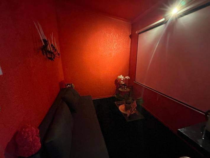 Gîte pour 4 personnes, avec jacuzzi ainsi que sauna et balcon à Milhaud - 2