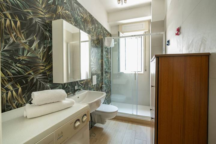 Appartamento intero, GuestHost - Roomy Apartment in Bisceglie in Bisceglie, Barletta-Andria-Trani