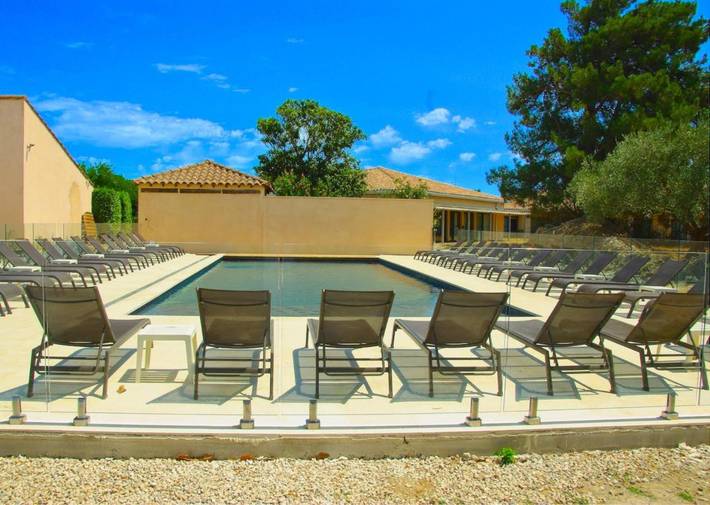 Hôtel pour 5 personnes, avec jardin et piscine, animaux acceptés à Avignon