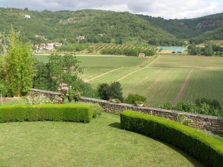 Location de vacances pour 2 personnes, avec jacuzzi et terrasse ainsi que jardin et piscine à Ambeyrac - 3