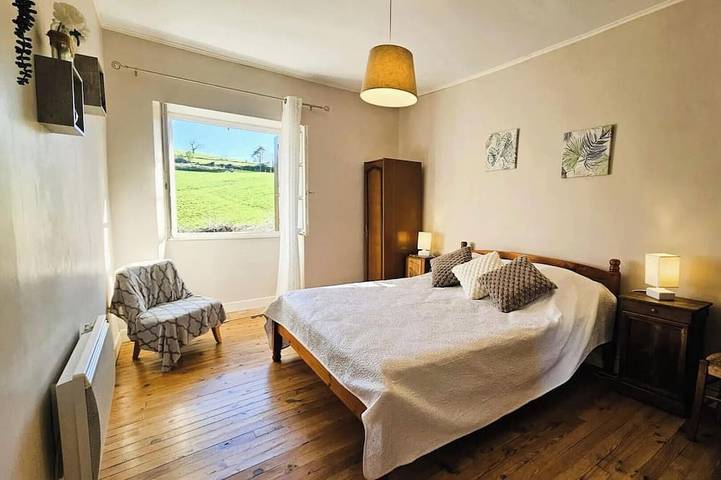 Location de vacances pour 6 personnes, avec Terrasse à Altillac - 2