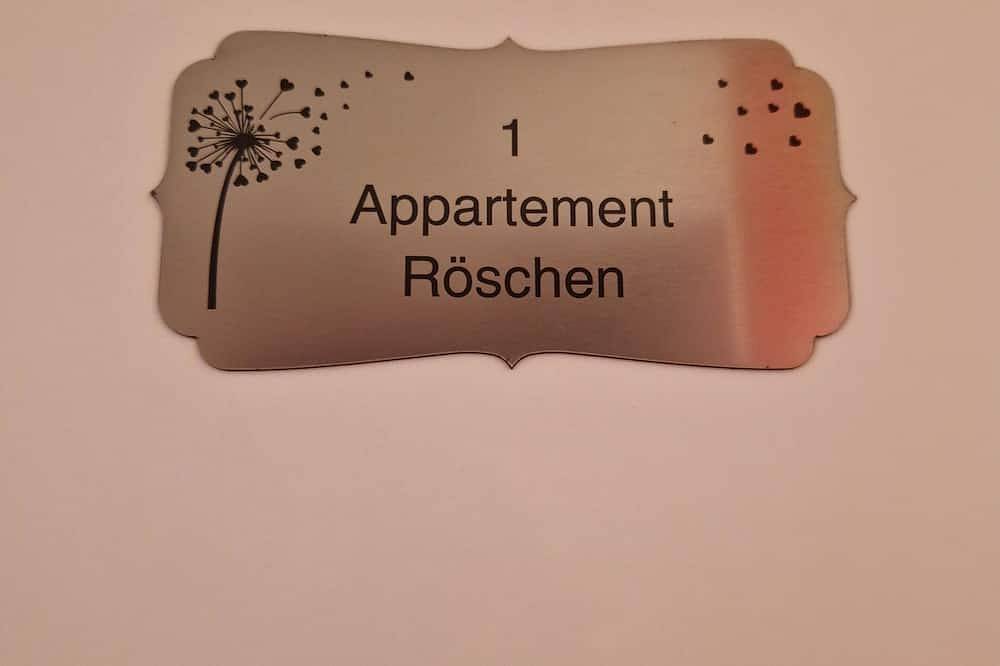 Ganze Wohnung, Appartement Röschen - Onkmangani Appartmenthaus Oelschläger Annett in Tollensesee, Burg Stargard