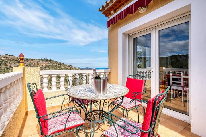 Casa de vacaciones 'Maya' con vistas al mar, Wi-Fi y aire acondicionado in Pedreguer, Costa Blanca