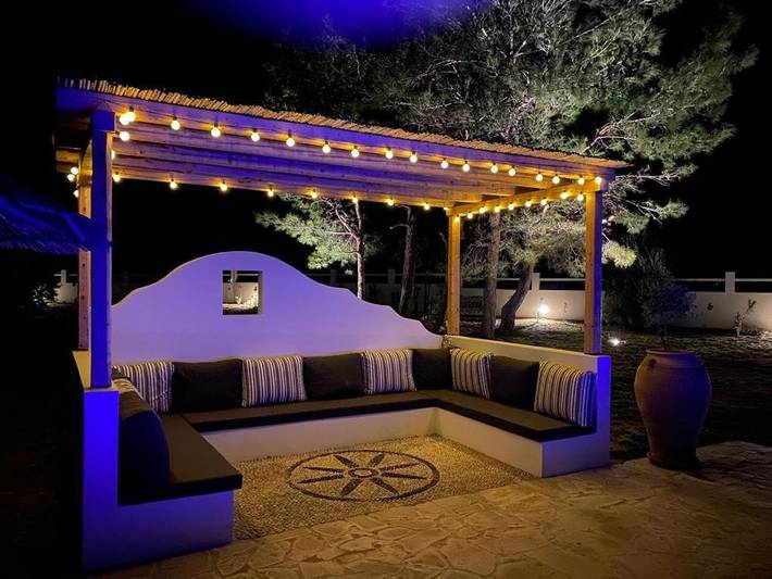 Ferienhaus für 7 Personen, mit Pool und Garten sowie Whirlpool, kinderfreundlich