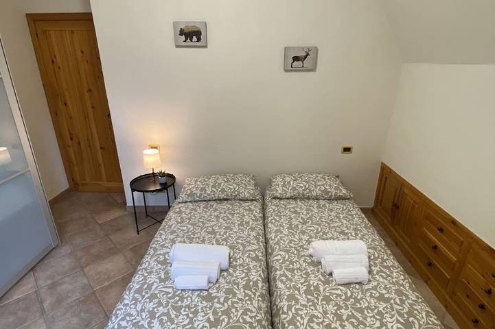 Ganze Wohnung, Apartment with panoramic view, fireplace, terrace and garden. in Campo di Giove, Nationalpark der Majella
