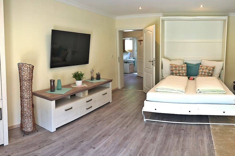 Ganze Wohnung, Roosartige Ferien - Ferienwohnung am Weiherturm - Bacharach in Bacharach, Mittelrhein