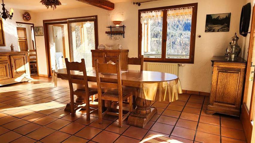 Gîte pour 6 personnes, avec Terrasse ainsi que Jardin et Vue à Colmars - 4
