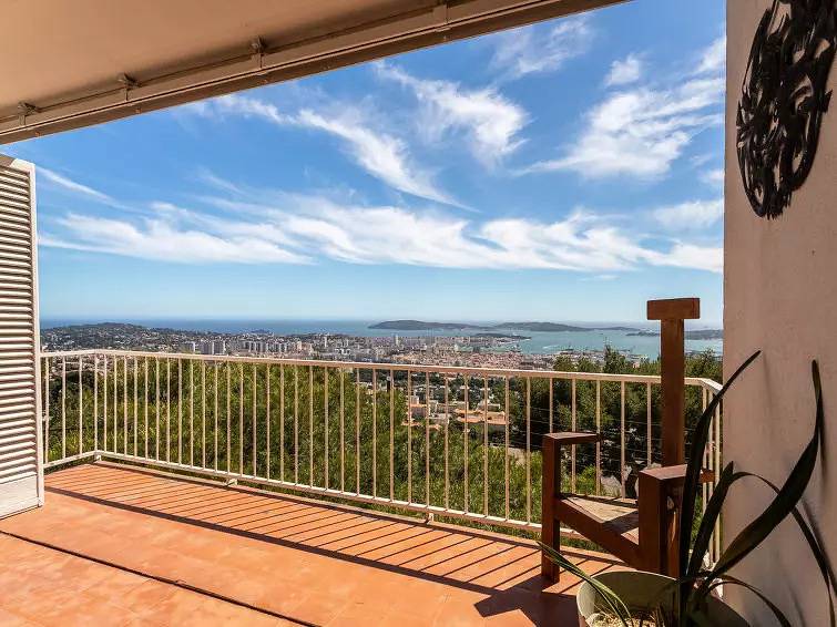 6 personas in Tolón, Region de Toulon