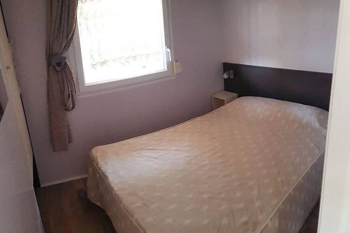 Camping pour 7 personnes, avec piscine et terrasse à Le Muy - 2