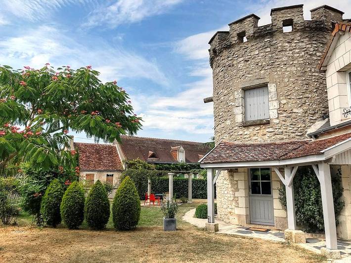 Gîte pour 5 personnes, avec jardin et piscine à Chédigny