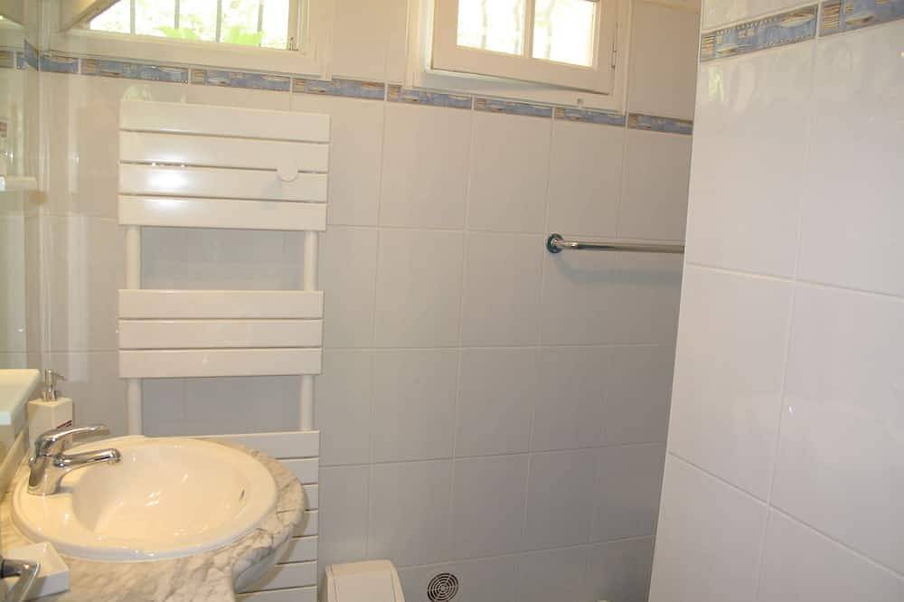 Appartement entier, Gîte 3*** 60m² climatisé 2-5 personnes piscine chauffé tennis Les Arcs s.Argens in Les Arcs (Var), Région de Draguignan