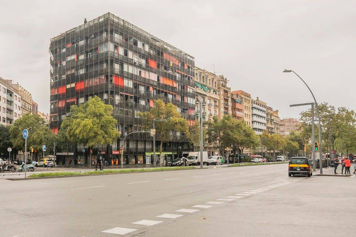 Entire apartment, Plaza España 4Bd / 2Bth with terrace for families in Barcelona Centre, Barcelona