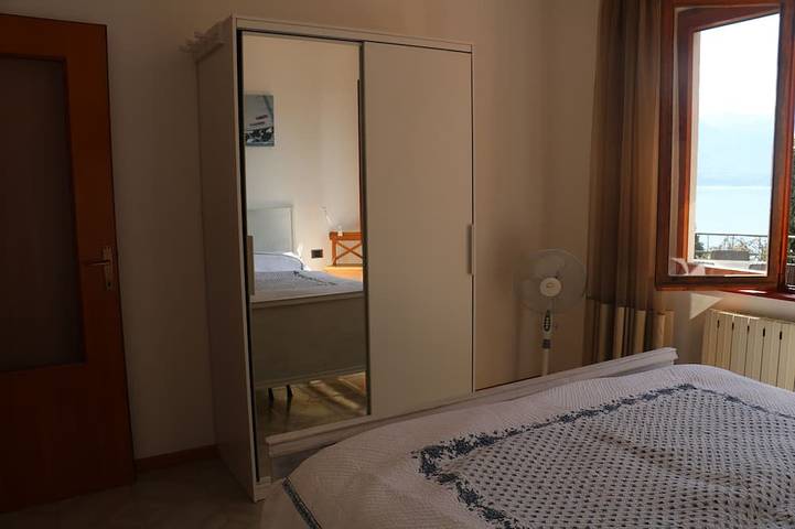 Ganze Wohnung, Haus mit privater Terrasse und wunderschönem Seeblick in Oggebbio Gemeinde, Tessiner Alpen