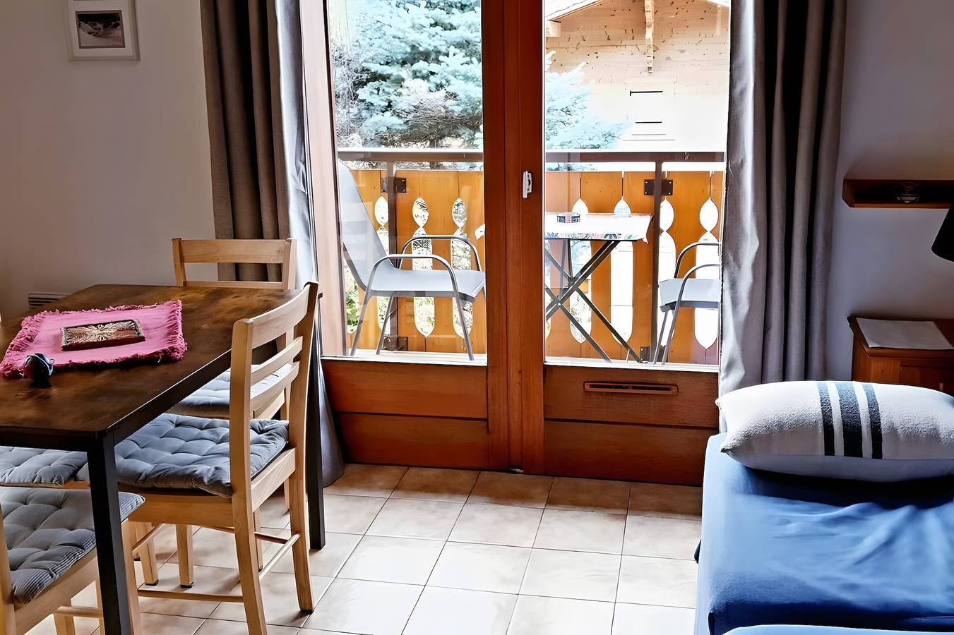 Appartement entier, Appartement 5 personnes Châtel - proche des pistes, balcon, Parking privé et gratuit  in Chatel, Les Portes du Soleil