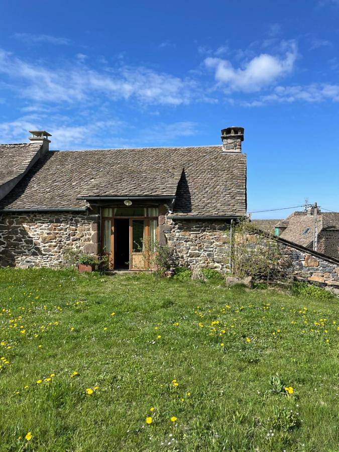 Location de vacances pour 4 personnes, avec jardin et vue à Saint-Chély-d'Aubrac - 2
