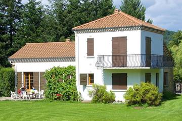 Gîte pour 8 personnes, avec terrasse et jardin, animaux acceptés à Accons