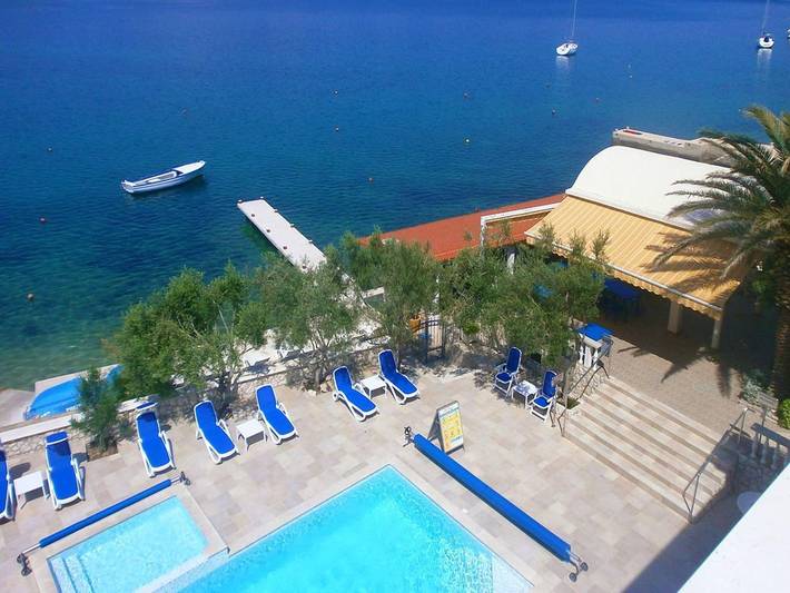 Smještaj za odmor za 3 osoba, s Balkon i Terasa, kao i Vrt i Bazen u Otok Pag