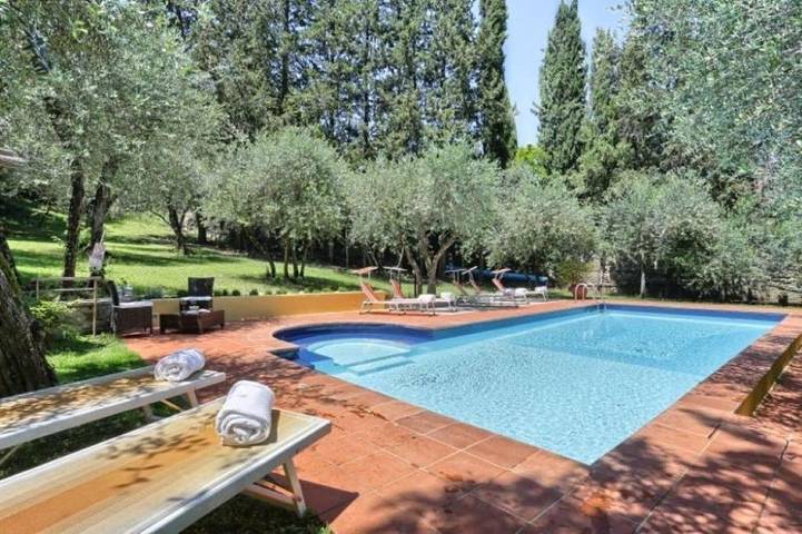Villa pour 27 personnes, avec jardin ainsi que piscine et vue, animaux acceptés à Florence - 2