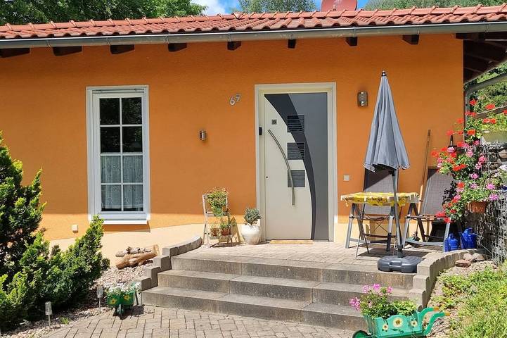 Ferienwohnung für 5 Personen, mit Terrasse und Garten in Sonneberg