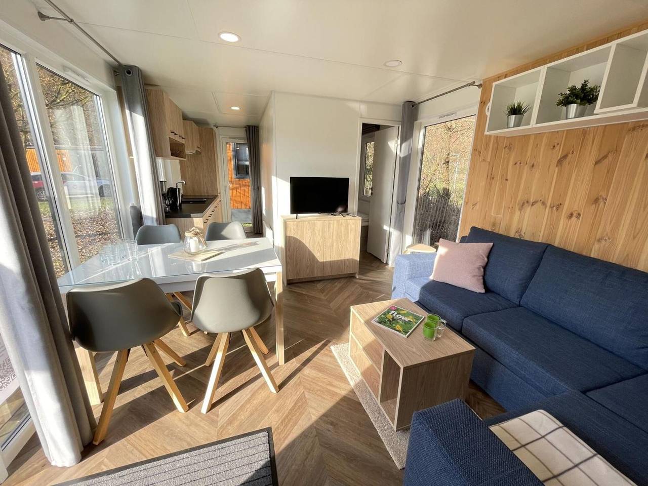 Appartamento intero, Appartamento 'Holiday Home Tiny Haus Sunside' con terrazza condivisa, giardino privato e Wi-Fi in Riedenburg, Altmuhltal