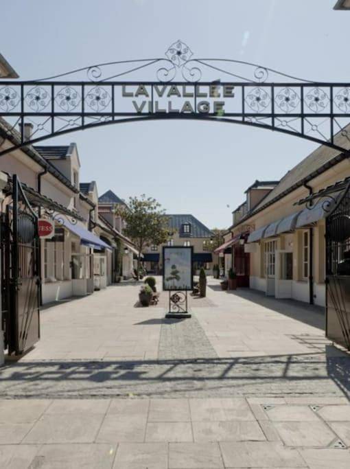 Gîte pour 4 personnes, avec terrasse à Claye-Souilly - 3