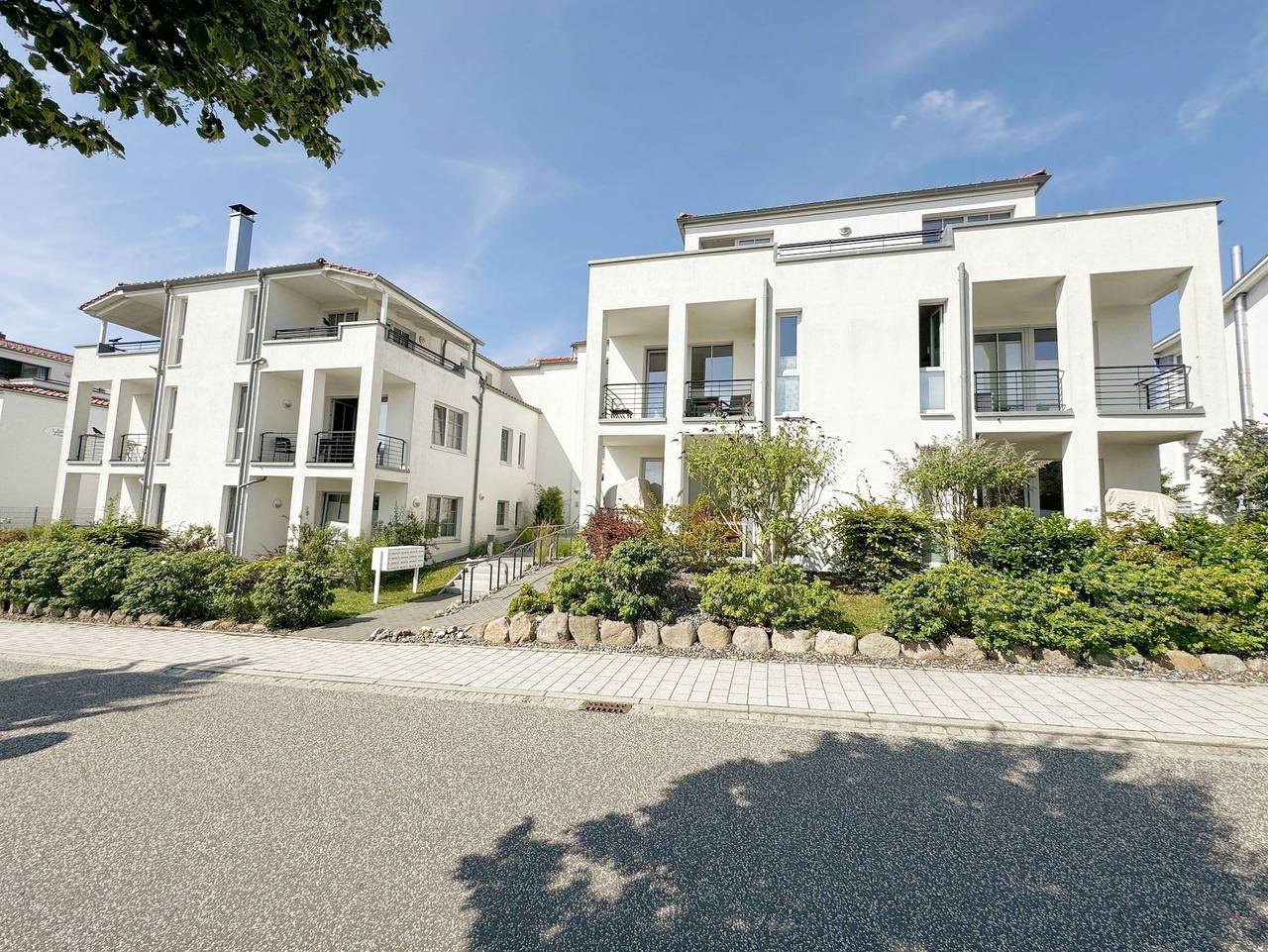 Ganze Ferienwohnung, P: Villa Antje Whg. 01 mit Terrasse - Villa Antje Whg. 01 mit Terrasse in Göhren, Rügen