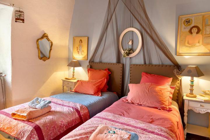 Chambre Darjeeling aux Ormeaux : vue lac, terrasse partagée et Wi-Fi in Bouchemaine, Vallée de la Loire