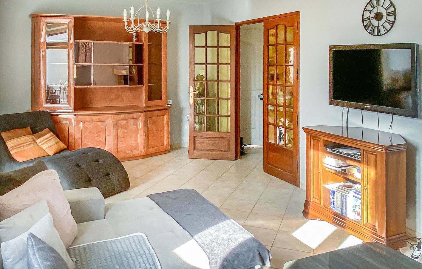 Oasis au bord de la piscine - 2,5 km d'Orange in Orange, Vaucluse