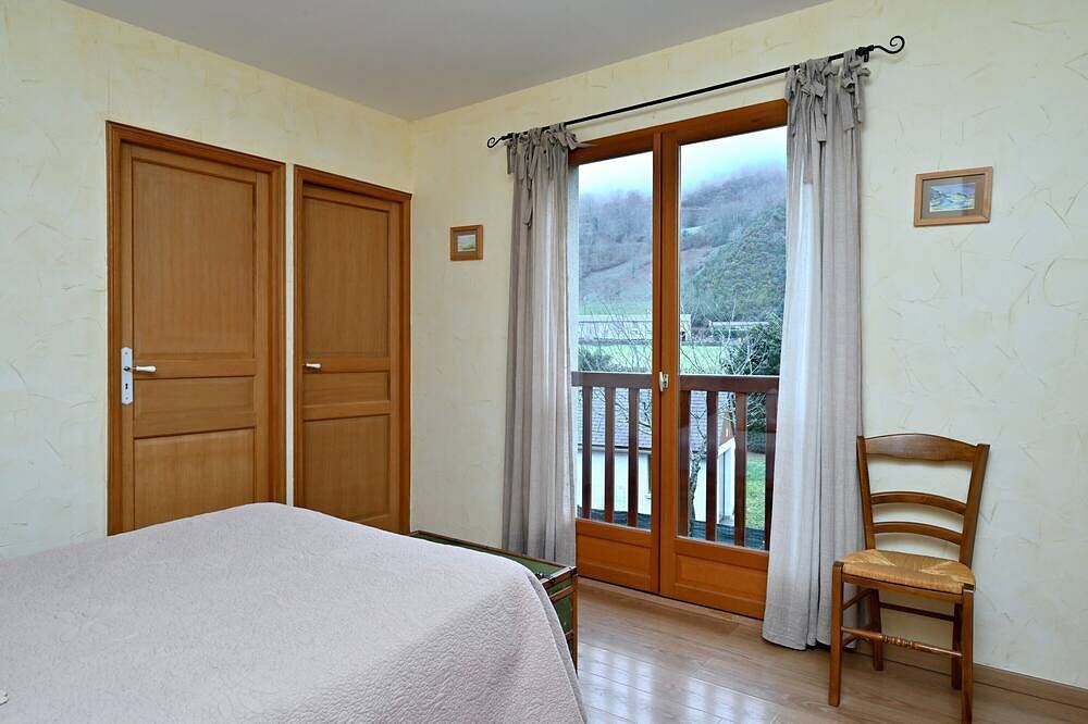 Bed and Breakfast 'Chambre Edelweiss' con vistas a la montaña, terraza compartida y Wi-Fi in Guchen, Parque nacional de los Pirineos