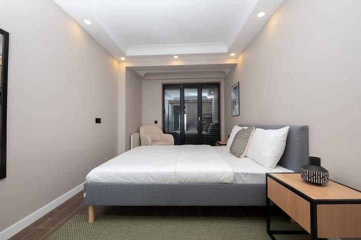 Apartamento entero, Bosphorus View with Elevator - 2 Bedrooms with 3 Double Beds in Beyoğlu, Estambul