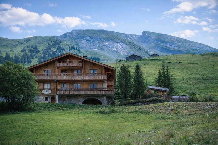 Hôtel pour 4 personnes, avec jardin et sauna ainsi que piscine et vue, animaux acceptés