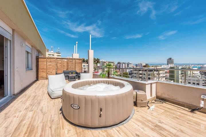 Appartement de vacances pour 4 personnes, avec balcon ainsi que piscine et vue