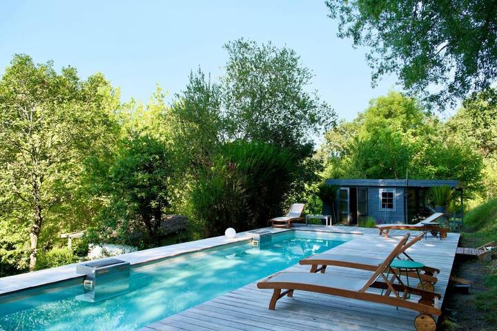 Maison d’hôte pour 2 personnes, avec Terrasse et Jardin ainsi que Piscine et Vue à La Bastide-Clairence