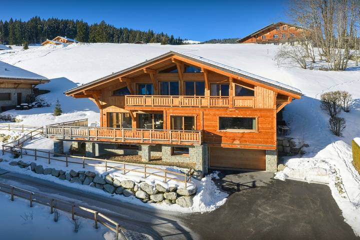 Chalet pour 12 personnes, avec Balcon ainsi que Jacuzzi et Sauna