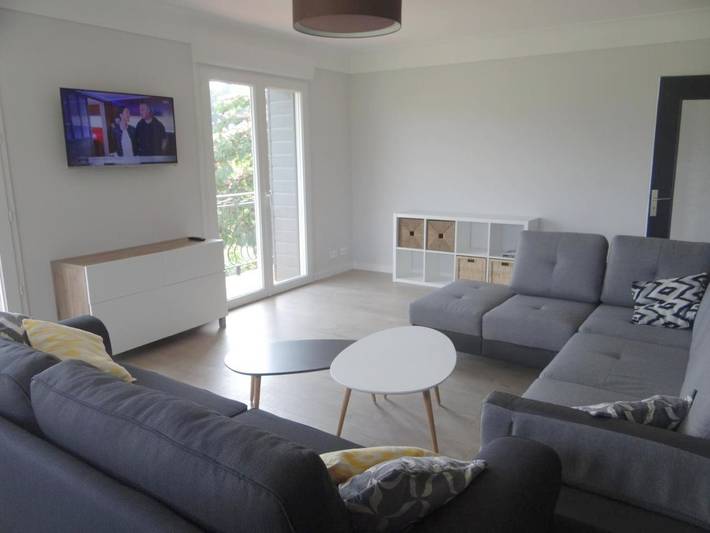 Location de vacances pour 9 personnes, avec Balcon ainsi que Jardin et Vue à Labassère